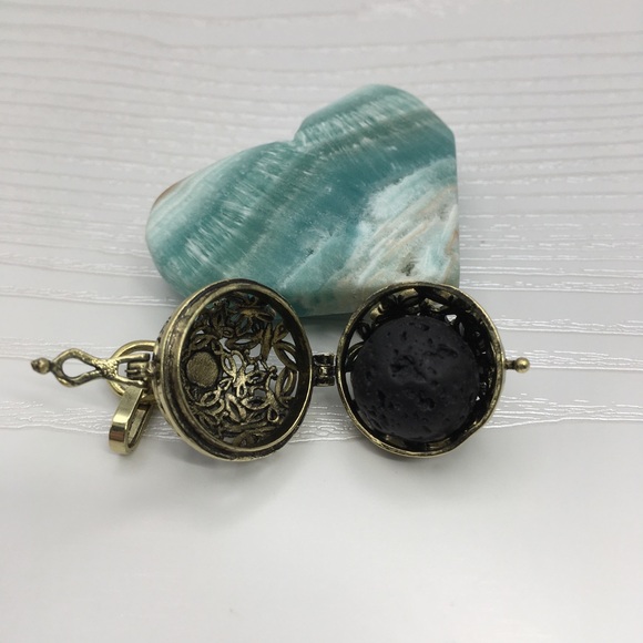 Butterfly Aromatherapy Brass tone Locket.  Lava stone included. - Picture 2 of 2